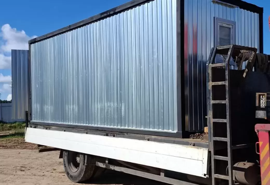 Бытовка из профлиста в цинковом цвете