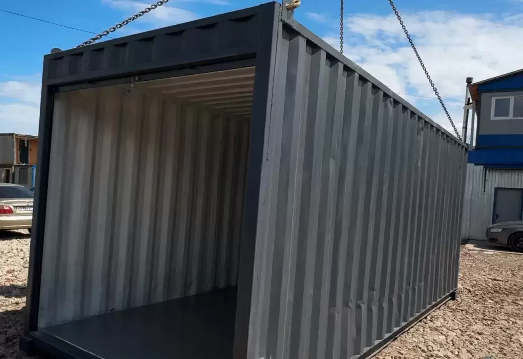 Хозблок с рольставней на базе 10-футового контейнера