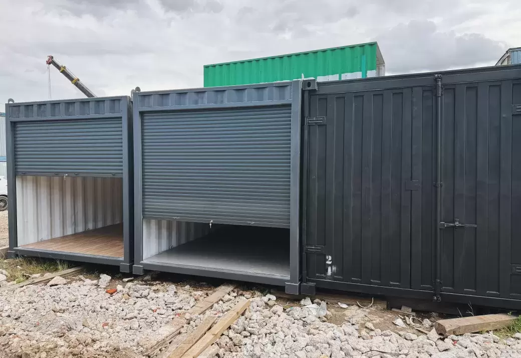 Хозблок Крус с роллетой на базе морского контейнера