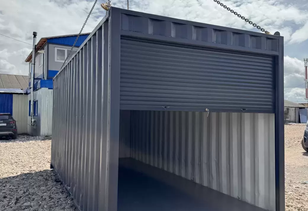 Хозблок Крус с рольставней на базе морского контейнера 10 футов
