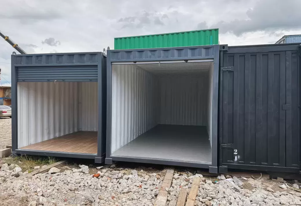 Хозблок Крус с рольставней на базе контейнера 10 футов