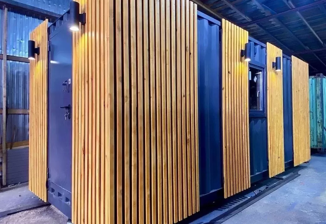 Яркий морской дом планкен